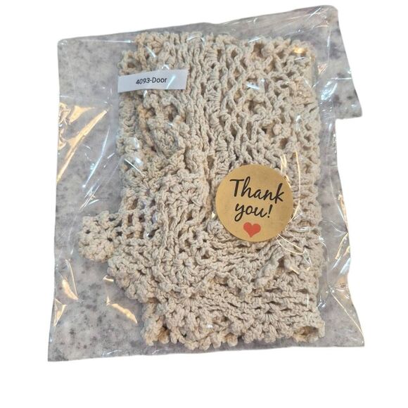 Crochet, Vintage Ivory Cotton Table Top Decor Crochet 14" x 10" - Picture 4 of 5